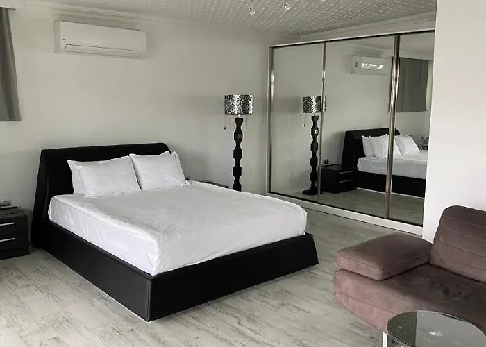 Отель для свиданий Palm